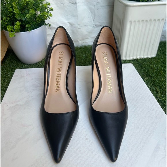 Stuart Weitzman Anny Pointed-Toe Slip-On
Pumps black 75 women size 5 New - Picture 6 of 17
